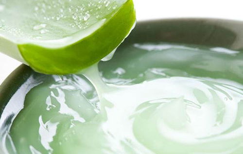 芦荟胶一般敷多久洗掉 芦荟胶厚涂好还是薄涂